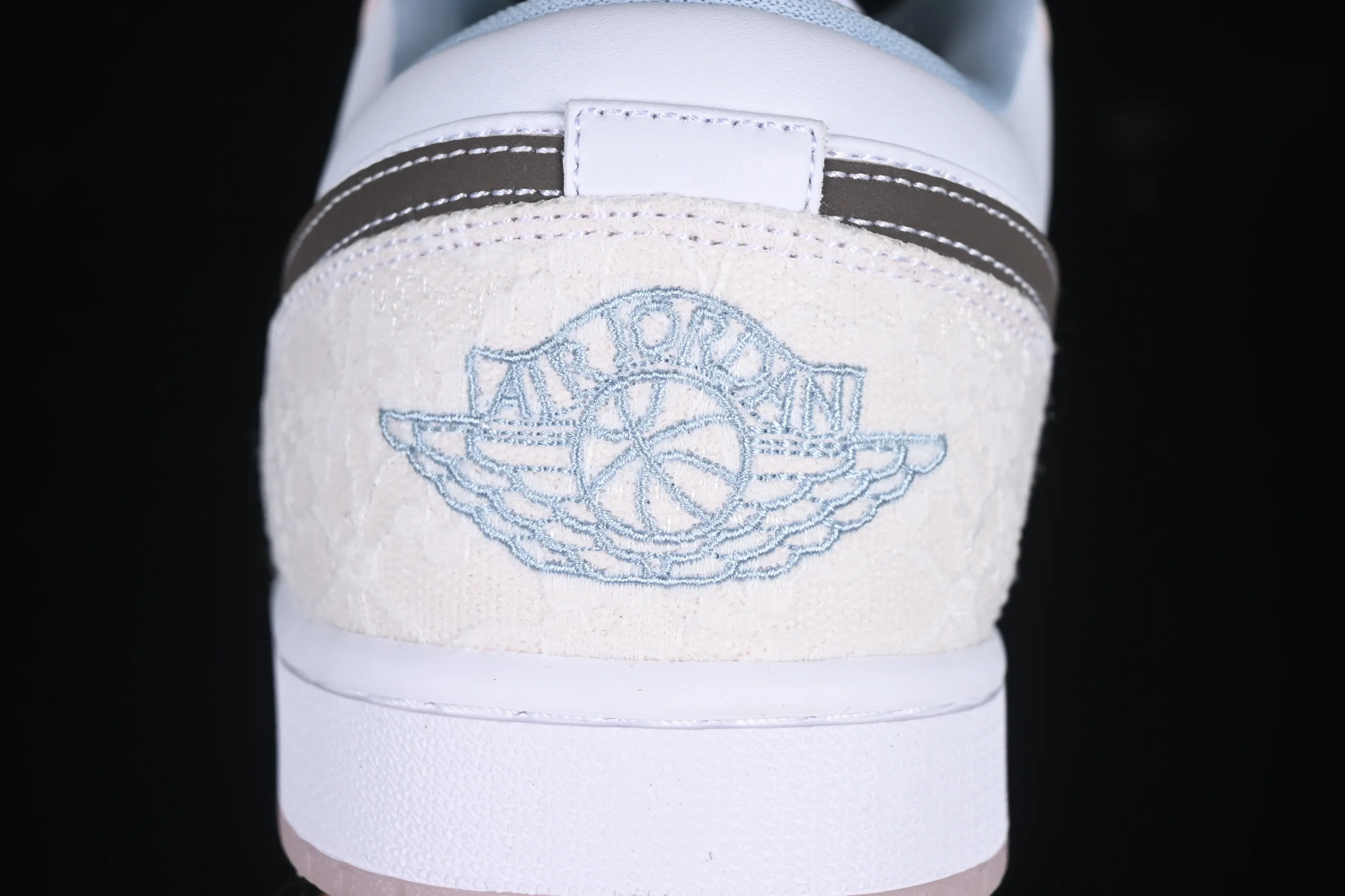 All categories Air Jordan Jordan series basketball shoes Air Jordan 1 Low Air Jordan 1 Low AJ1 Joe 1 carved powder low-top cultural casual sneakers IB8859-101